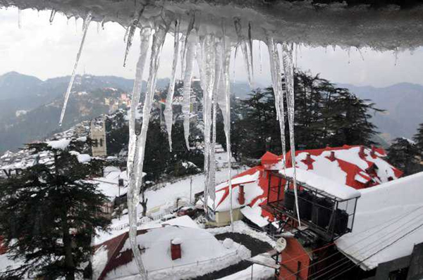 Bitter Cold हिमाचल में कड़ाके की ठंड का कहर जारी