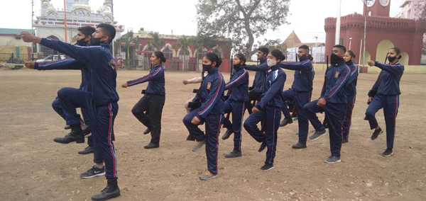 Republic Day Celebration गणतंत्र दिवस परेड में बिना वैक्सीनेशन भाग लेंगे स्कूली बच्चे