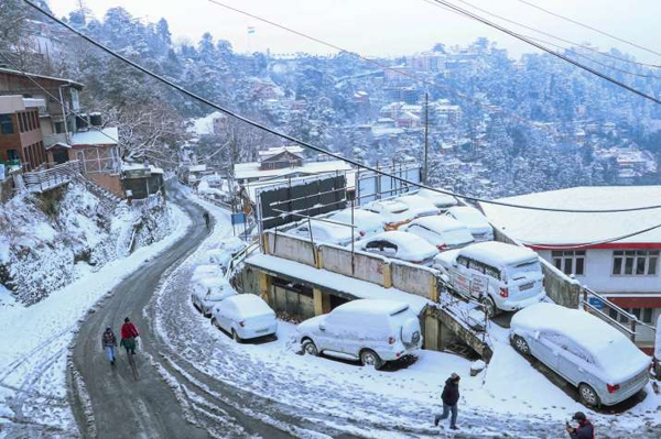 Snowfall and Rain आपात स्थिति में 1077 पर करें सूचित