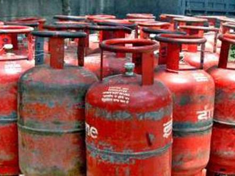 What is Expiry Date Of Gas Cylinder: सिलेंडर की एक्सपायरी डेट जानना भी है जरूरी