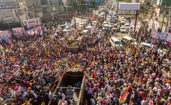 Bhagwant Mann and Arvind Kejriwal in Amritsar पंजाब की खुशहाली के लिए गुरु की नगरी में नतमस्तक हुए भगवंत मान व अरविंद केजरीवाल