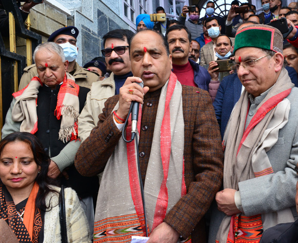 Himachal Pradesh Teachers Federation delegation meets CM हिमाचल प्रदेश शिक्षक महासंघ के प्रतिनिधिमंडल की सीएम से भेंट