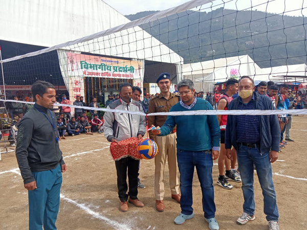 Volleyball Competition Begins डीसी ने किया वालीबाल प्रतियोगिता का शुभारंभ