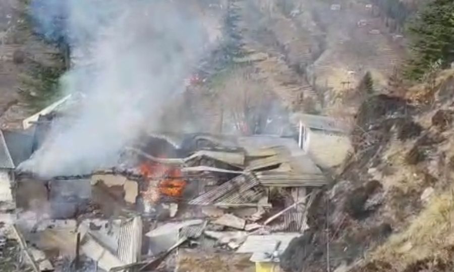 Fire In House Of Kinnaur: किन्नौर जिले के सापनी में हुआ हादसा , रिहायशी मकान में लगी आग