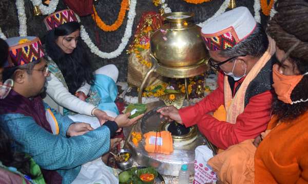 Shivratri Festival मंडी जिला प्रशासन ने बाबा भूतनाथ को दिया शिवरात्रि महोत्सव का न्यौता