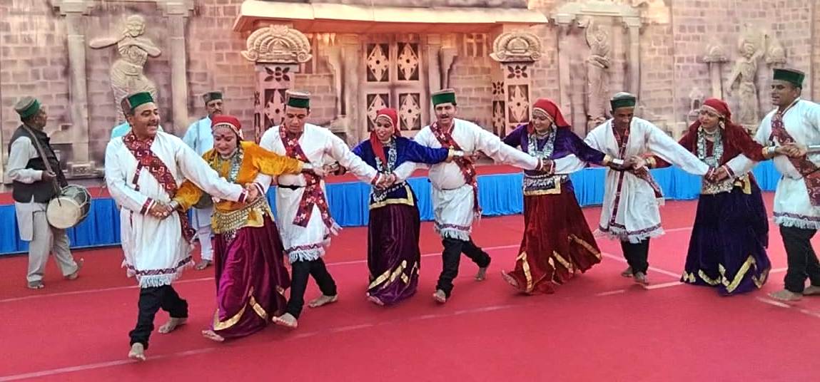 Folk and Tribal Dance Festival: तंजावुर में आसरा का शानदार प्रदर्शन, कलाकारों ने खूब बटोरी तालियां