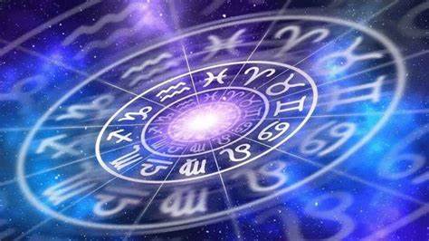 Holi Horoscope 2022: जाने इस बार की होली में क्या है ख़ास