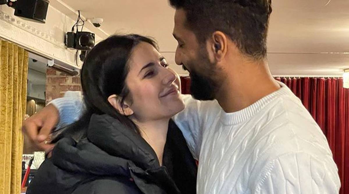 Katrina Kaif Shares Romantic Photo With Vicky Kaushal कटरीना ने लिखा, ‘सॉरी, लेकिन मैं नींद में हूं