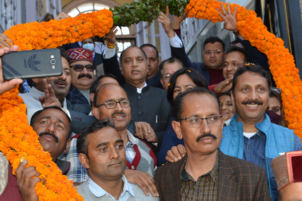 BJP Delegation Met CM सरकार हिमाचल के विकास के लिए संकल्पबद्ध