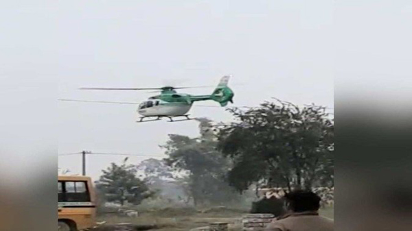 Helicopter Emergency Landing केंद्रीय राज्यमंत्री प्रह्लाद के हेलिकाप्टर की आपात लैंडिंग