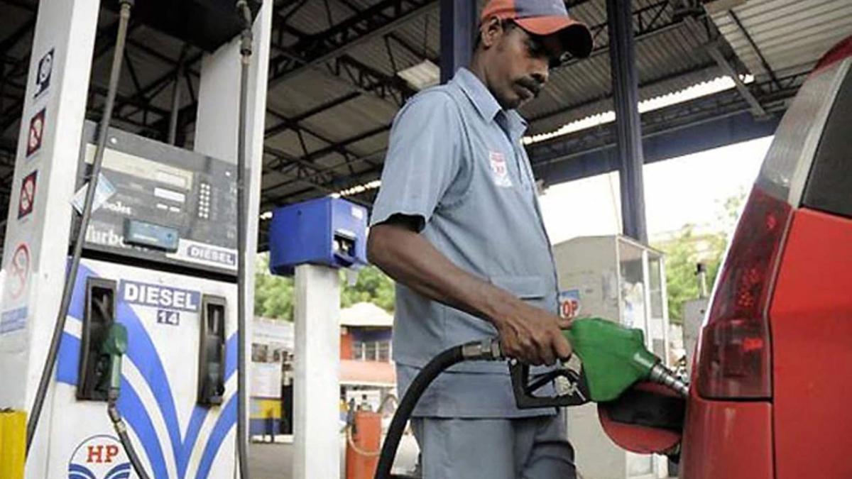 Petrol Diesel Price Today 29 March 2022 महंगाई की मार! देश में आज फिर बढ़े पेट्रोल-डीजल के दाम