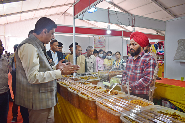 Saras Fair Helps in Boosting Rural Economy सरस मेले ग्रामीण अर्थव्यवस्था को बढ़ावा देने में सहायक