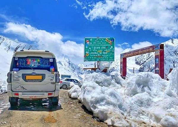 Do Not Travel on Manali via Kunzum Pass Route मनाली वाया कुंजुम दर्रा मार्ग पर न करें सफर