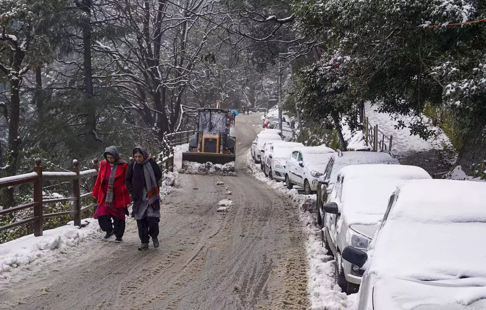 Himachal Weather: हिमाचल में आने वाले दो दिनों में बारिश-बर्फबारी के आसार