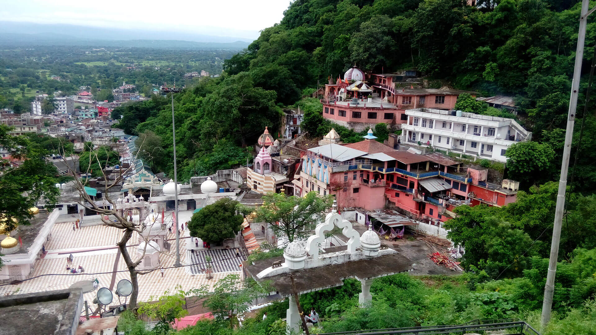 Shaktipeeth in Himachal: हिमाचल में एक ऐसी शक्तिपीठ जहां 9 ज्योतियों के रूप में हैं 9 देवियां, हमेशा जलती है ज्योति