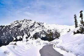 Himachal news: रोहतांग (Rohtang) की वादियों तक जा सकेंगे पर्यतक, वाहनों को गुलाबा तक जाने की मिल सकती है इजाजत