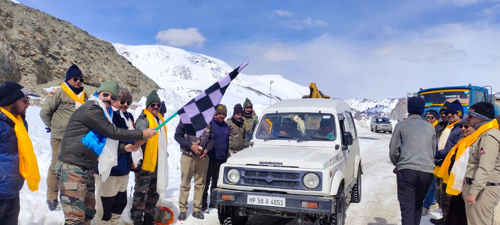 Himachal pradesh: हल्के वाहनों के लिए खोला गया हिमाचल का शिंकुला दर्रा