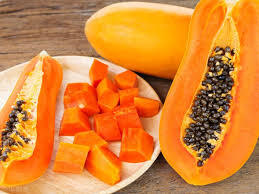 Health Tips: अगर गर्मियों में रहना चाहते है सुरक्षित तो करें पपीते (Papaya)का सेवन, जानें इसे खाने के फायदें