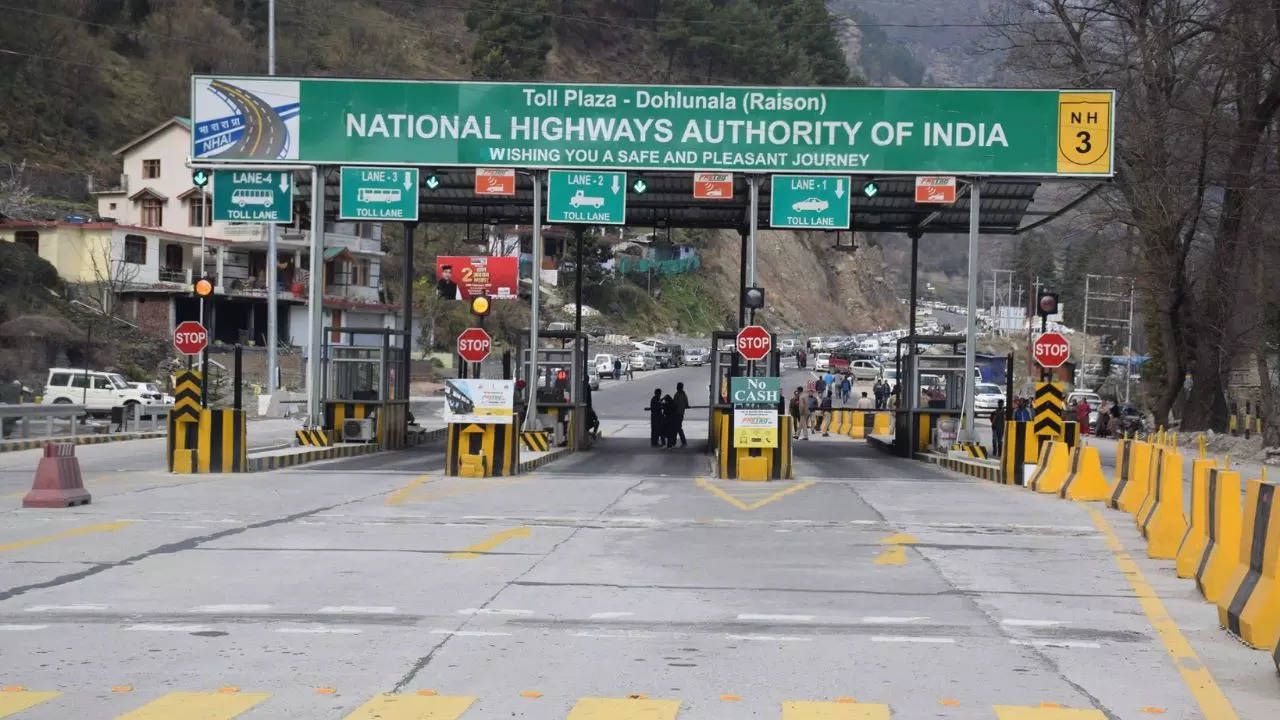 Toll Tax Hike: हिमाचल में प्रवेश शुल्क हुआ महंगा, जानें अब किस गाड़ी को कितना देना होगा टैक्स