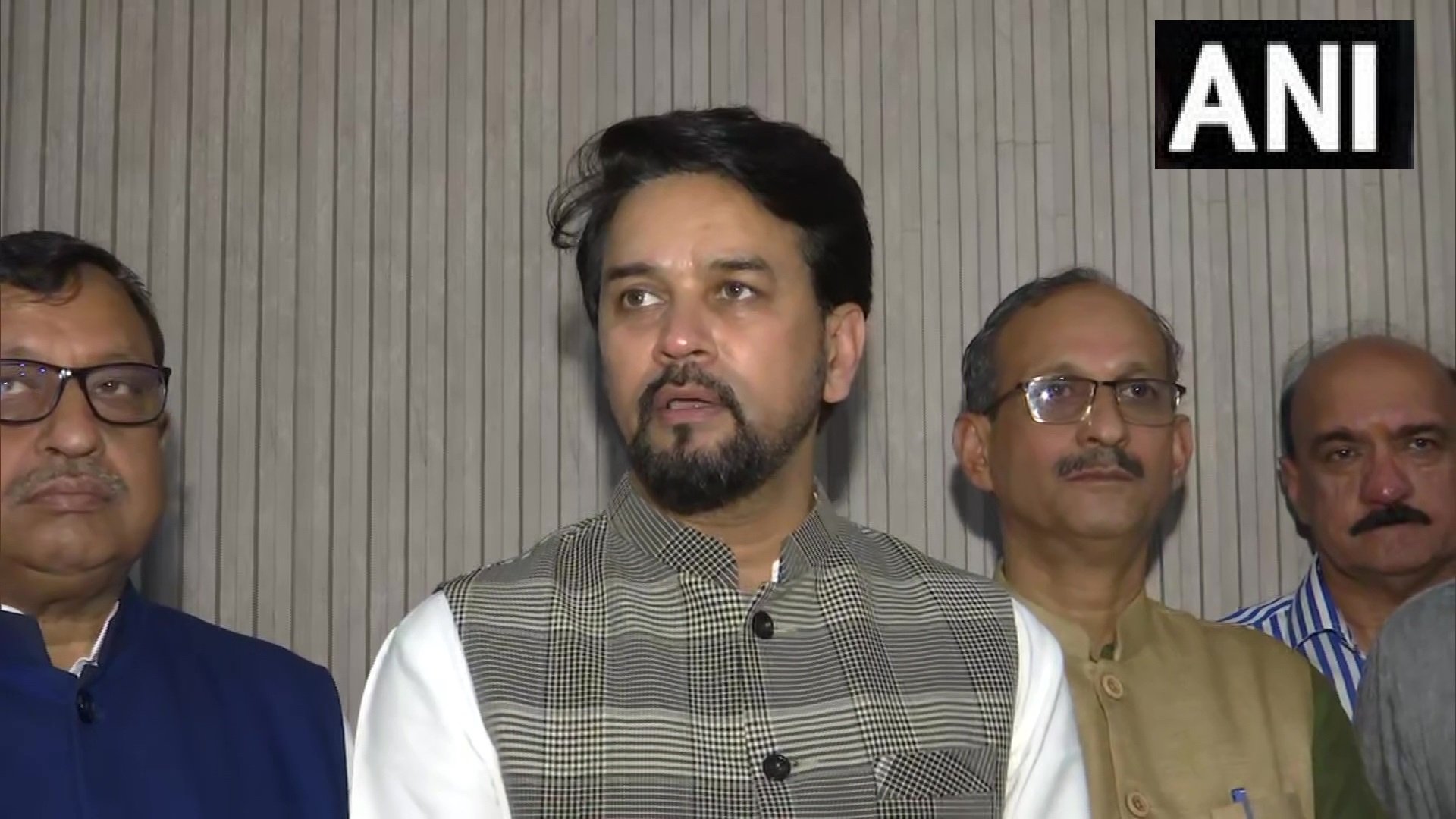 Anurag Thakur On Arvind Kejriwal: अनुराग ठाकुर का केजरीवाल पर हमला, जो दुनिया में ज्ञान बांट रहे वहीं भ्रष्टाचार के दलदल में डूबे