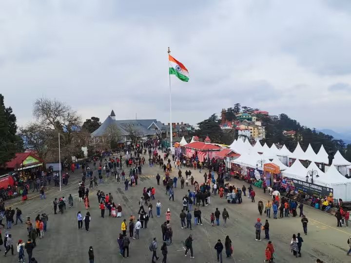 Himachal Tourism: गर्मियों में भारी संख्या में पर्यटकों के आने की संभावना, कई होटलों में हो रही है एडवांस बुकिंग