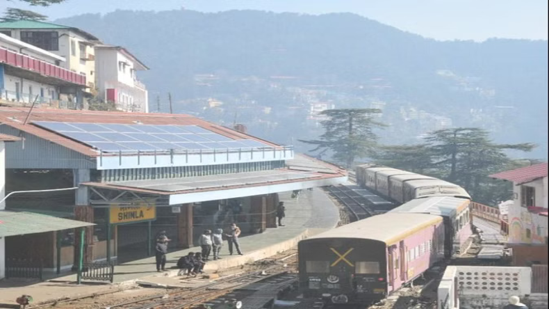 Holiday special train: पर्यटकों के लिए आज से कालका-शिमला ट्रैक पर चलेगी हॉलीडे स्पेशल ट्रेन