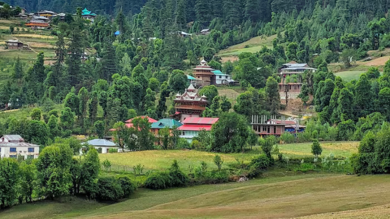 Temple in Himachal: हिमाचल के इस मंदिर में प्रेमी जोड़ों को दी जाती है शरण, मिलती है सुरक्षा