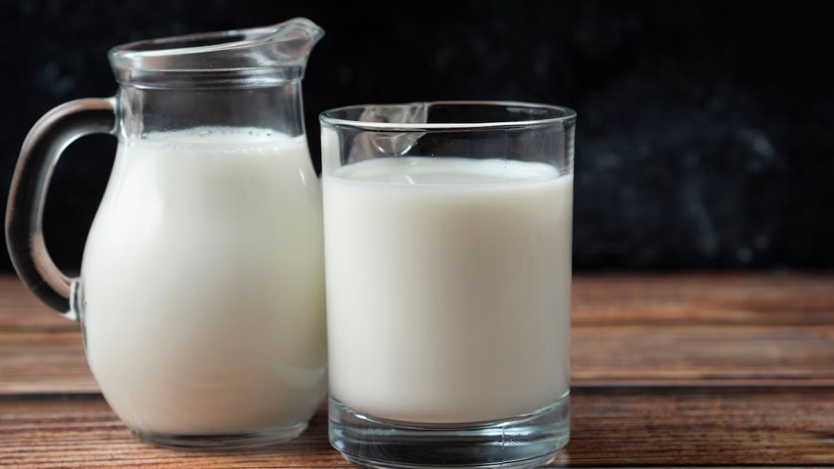 Buttermilk Benefits: गर्मियों में छाछ पीने से होते हैं ये फायदे, जानिए पीने का सही समय