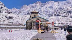 Kedarnath: केदारनाथ में फिर शुरू हुई बर्फबारी, सरकार ने जारी की एडवाइजरी