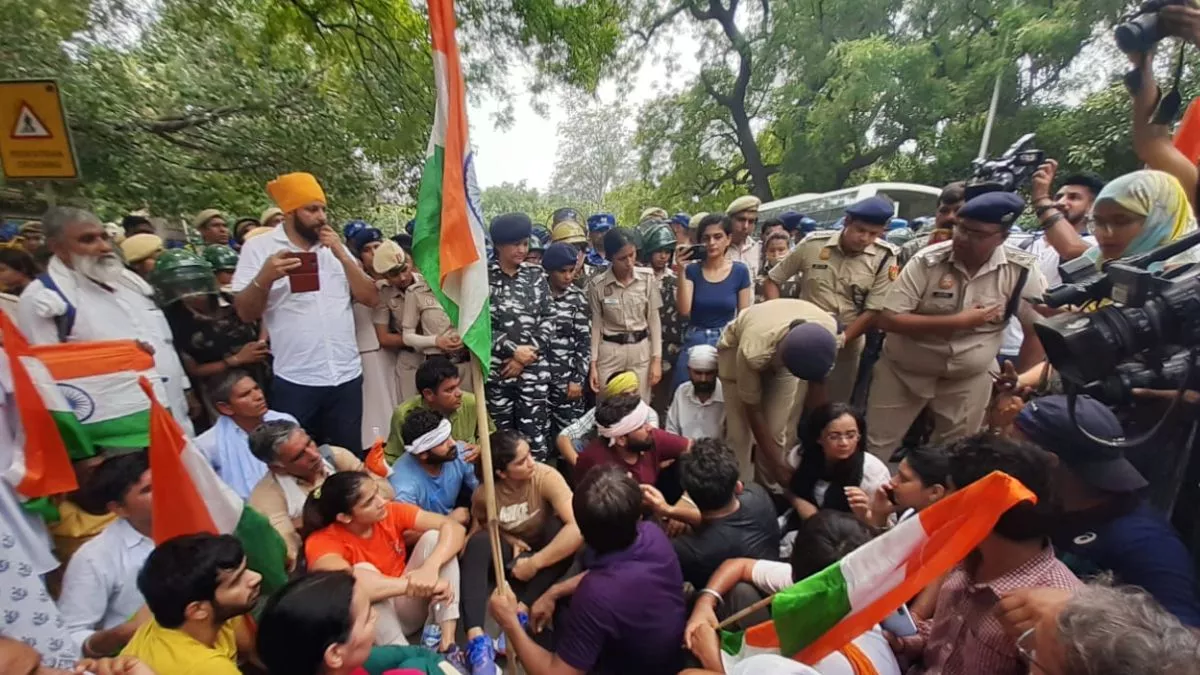 Wrestlers Protest End: हिरासत में लिए गए पहलवान , धरना खत्म?