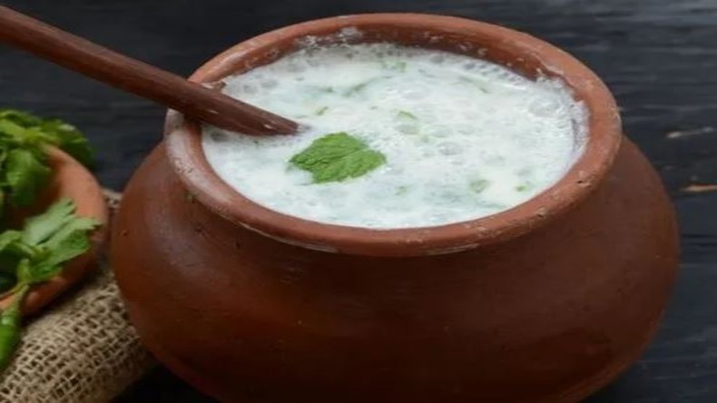 Buttermilk Health Benefits: गर्मियों के लिए वरदान हैं छाछ, शरीर में होने वाले बीमारियों से रखें दूर