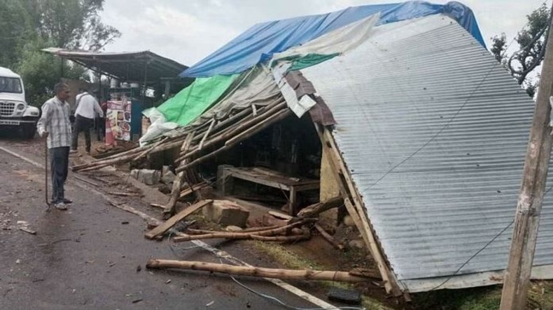 Himachal Weather:  प्रदेश में मौसम बदलने से मची तबाही, जिससे लोंगो को हुआ नुकसान