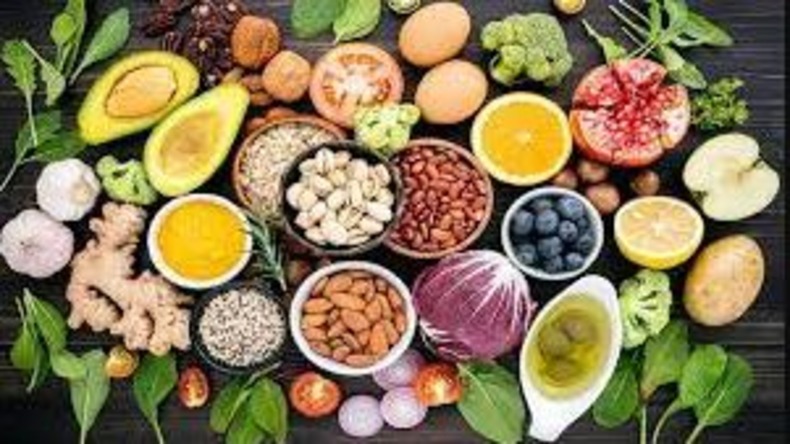 Essential Vitamins For Health:  ये चार विटामिन्स को बना लीजिए अपनी डाइट का हिस्सा, सेहत के लिए है बहेद जरूरी