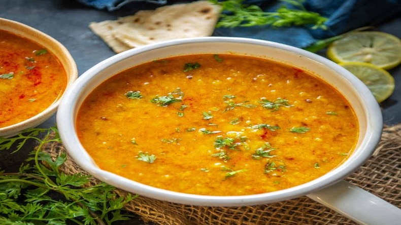 Arhar Dal Recipe: इस ट्रिक के साथ बनाये अरहर दाल, हर कोई हो जाएगा उंगली चाटने पर मजबूर