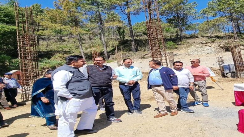 Himachal news: उप मुख्यमंत्री ने निर्माणाधीन निरीक्षण कुटीर का लिया जायजा,बोले- एक साल में करें पूरा