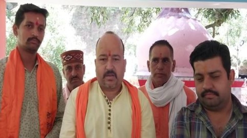 Himachal pradesh: डिब्केशवर महादेव मंदिर में आयोजित की गई विश्व हिन्दू महासभा की मासिक बैठक