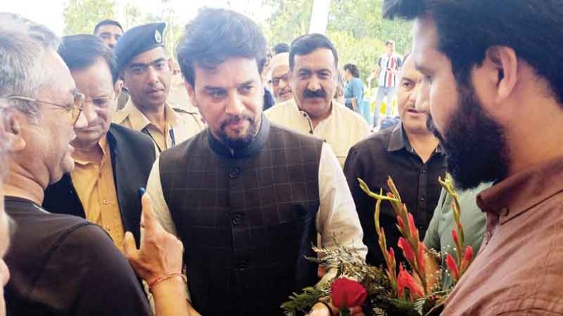 Anurag thakur: अनुराग ठाकुर का कांग्रेस पर हमला, बोले- हिमाचल कांग्रेस का हाल राजस्थान की तरह 