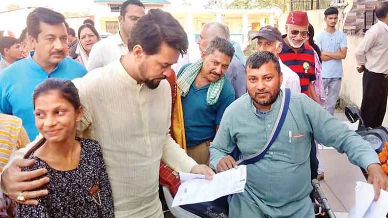 Anurag thakur: अनुराग ठाकुर से दिव्यांगों के लिए ग्राउंड सुविधा उपलब्ध कराने की हुई मांग