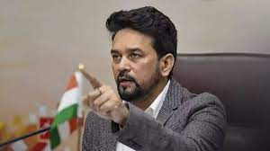 Anurag Thakur: केंद्रीय मंत्री अनुराग ठाकुर ने राहुल गांधी पर कसा तंज, कहा- जिनके संसद आने पर रोक लगी…