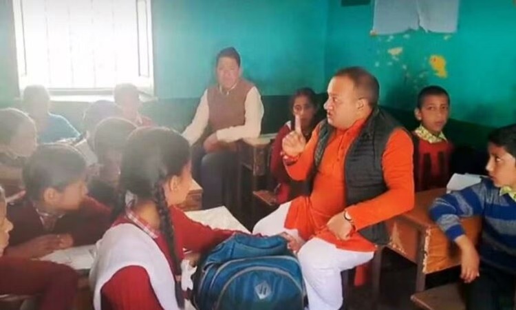 Education in Himachal: पांचवीं के बच्चों को नहीं पता देश का क्या है नाम, कौन हैं प्रधानमंत्री, विधायक ने लगाई मास्टर की क्लास; जानें मामला