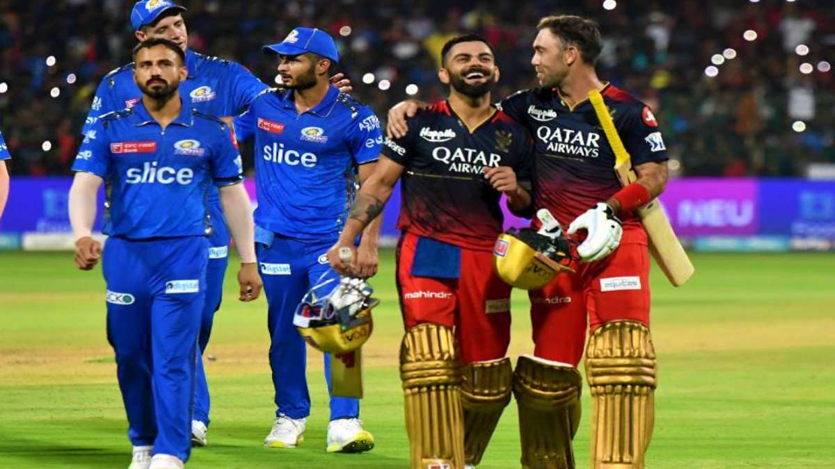 MI vs RCB: मुंबई इंडियंस ने बैंगलोर के खिलाफ जीता टॉस, विराट कोहली के विरुध गेंदबाजी करने उतरेंगी रोहित शर्मा की सेना