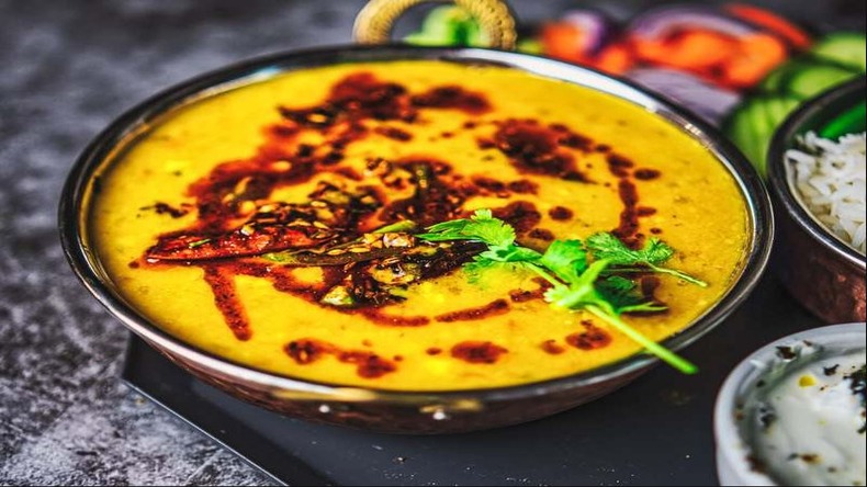 Dal Tadka Recipe: अगर आपके भी बच्चें मना करते है दाल खाने से तो ऐसे लगाएं दाल में तड़का, यह पढ़े रेसिपी