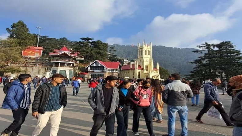 Shimla Tourism: शिमला में पर्यटकों की भारी भीड़, 20 जून तक के लिए एडवांस बुकिंग