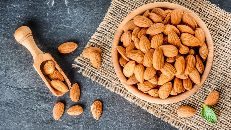 Almonds For Health: क्या आप जानते हैं बादाम खाने का सही समय, तरीका और फायदे?