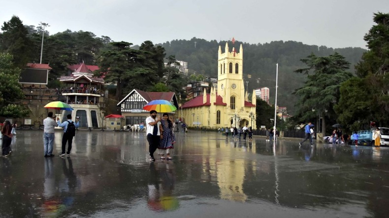 Himachal Weather: प्रदेश में भारी बारिश का अलर्ट, मौसम रहेगा 25 जून तक खराब