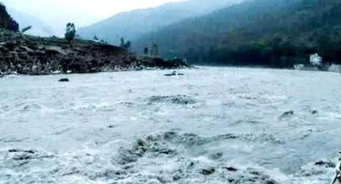 Kinnaur News: प्रदेश में एक गाड़ी हुई नियंत्रन से बाहर, वाहन में सवार लोग भी लापता, एनडीआरएफ एवं गृहरक्षक की तलाश जारी