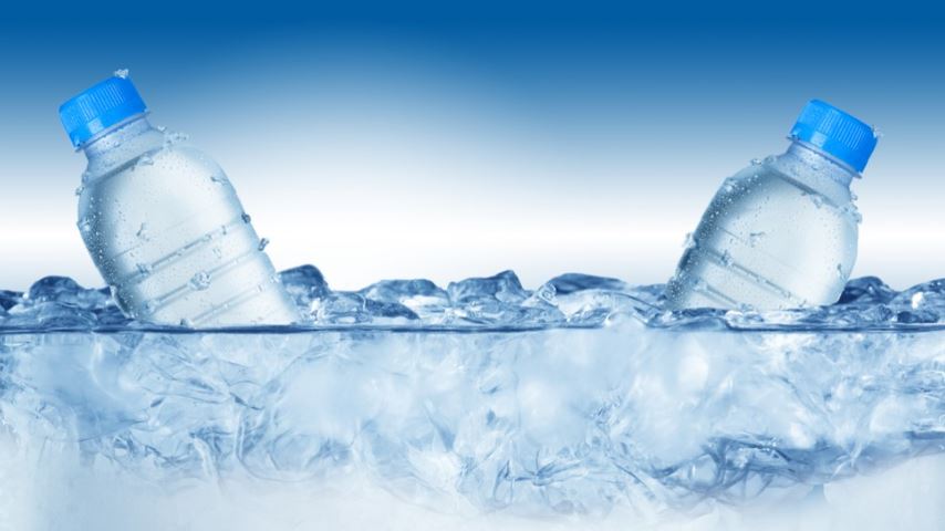 Cold Water Benefits: ठंडा पानी न सिर्फ गर्मी मिटाए बल्कि शरीर को कई फायदें भी पहुंचाए