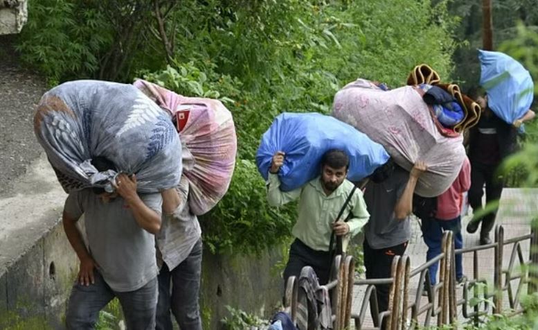 Shimla News: भूस्खलन का मंडराया 20 से ज्यादा भवनों को खतरा, 15 को कराया खाली, अब उन्हें नए आशियाने की तलाश