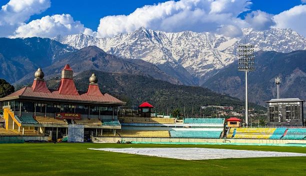 Dharamshala Stadium: वर्ल्ड कप के लिए हुई नई आउटफिल्ड तैयार, हरा-भरा दिखेगा धर्मशाला मैदान