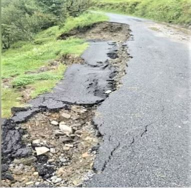 Himachal Rains: हिमाचल में मानसून के सीजन ने किया 2000 करोड़ से ज्यादा का नुकसान, लोक निर्माण विभाग  को अभी भी मरम्मत के लिए 180 करोड़ की जरुरत